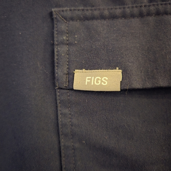 Figs The Catarina One-Pocket Scrub Top Navy Blue in Size Medium - Picture 5 of 7